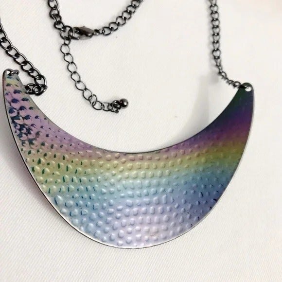 Pearlescent Stamped Metal Crescent Collar Necklace - Picture 6 of 9